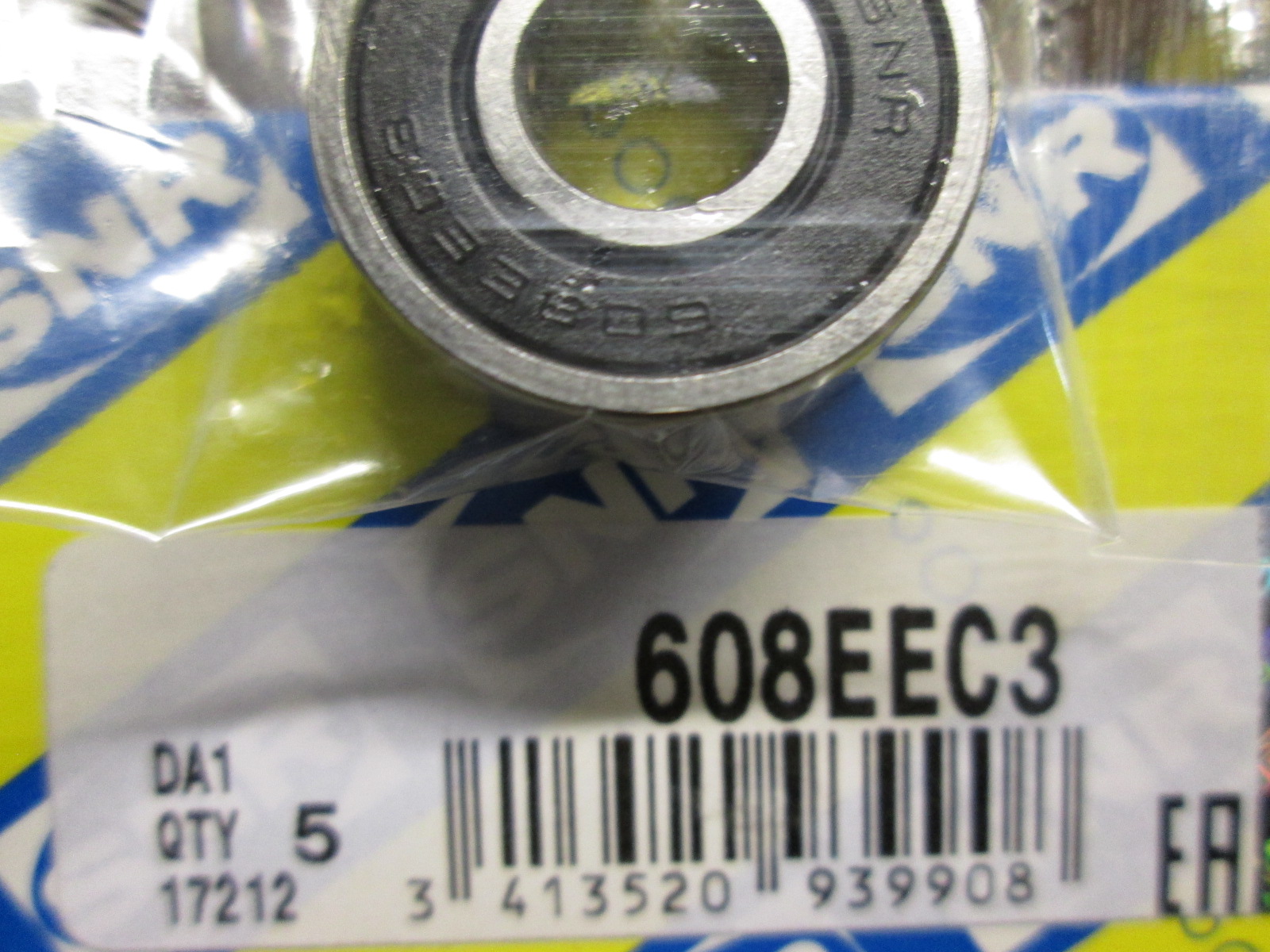 lozisko 608 EE C3 SNR